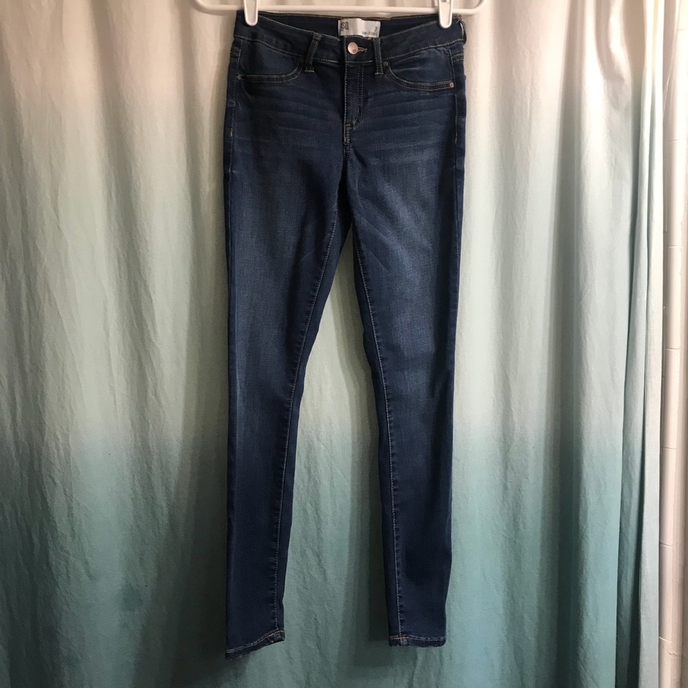 ❗️SALE❗️Medium Wash Jegging